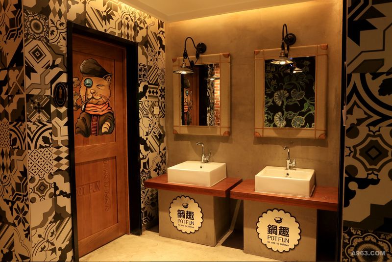 卫生间的设计也体现出设计师独特的设计理念