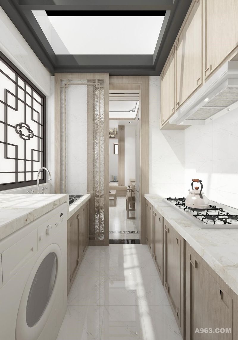 厨房改造顶面设计钢化玻璃，满足采光与视觉的通透感。
