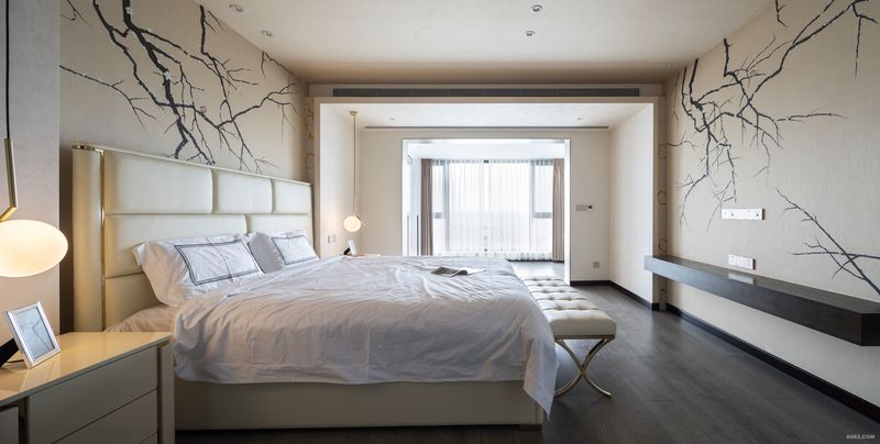 卧室的设计，让生活更有新鲜感。灯光给予的不仅是温馨，还有那恰到好处的浪漫。
