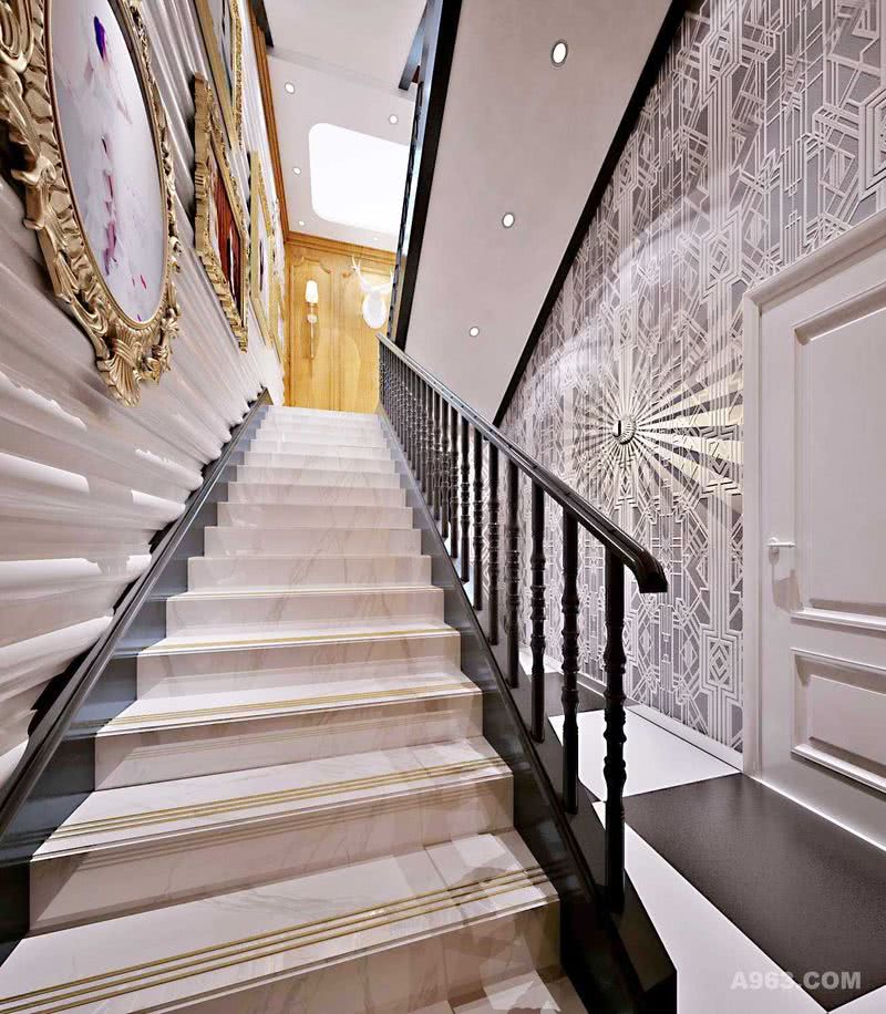 楼梯墙的装饰画点缀，墙画的装扮，给上楼梯的时间，有了充足的欣赏时间。