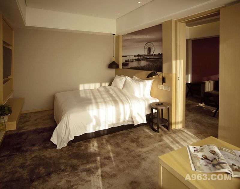华美达安可酒店/标准商务套房-卧室