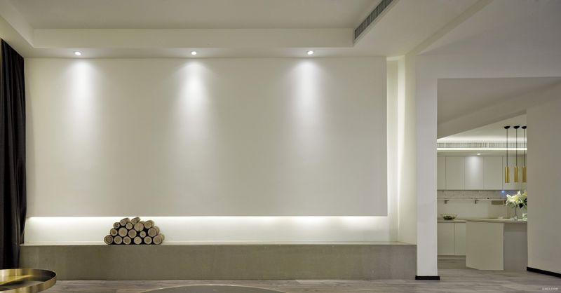 2客厅 简洁的线条纯粹的材质将投影幕墙和壁炉完美结合