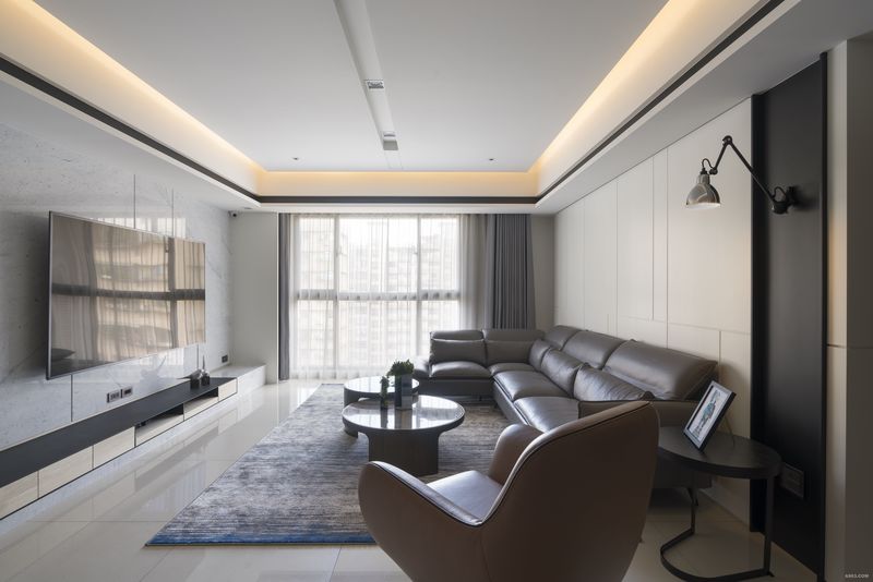 客廳空間以純粹元素為主的向量設計，咀嚼品味的同時，也感受到生活軌跡的發展。