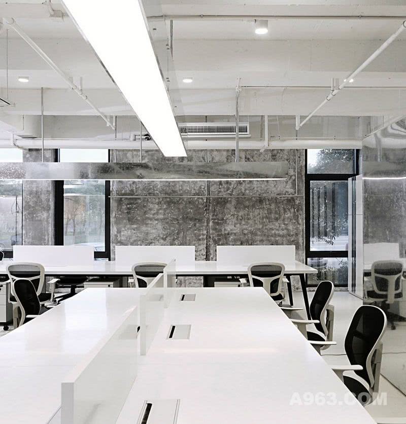 极简主义下的办公空间设计欣赏