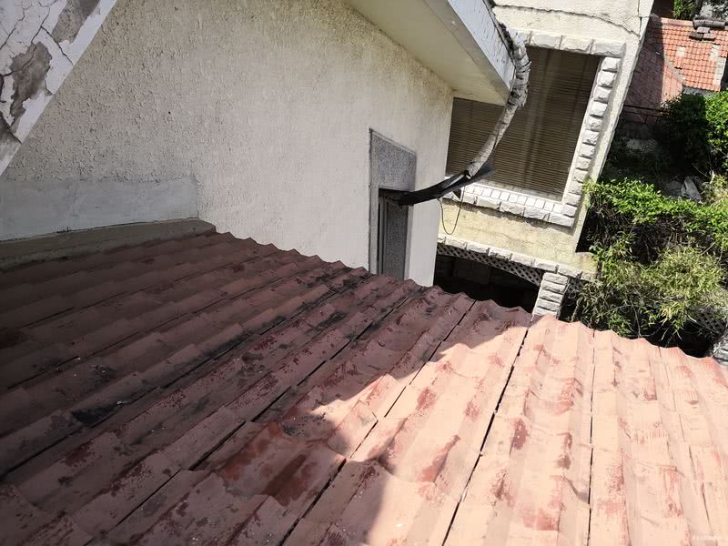 屋面瓦湿法卧浆 节点处理不合理 