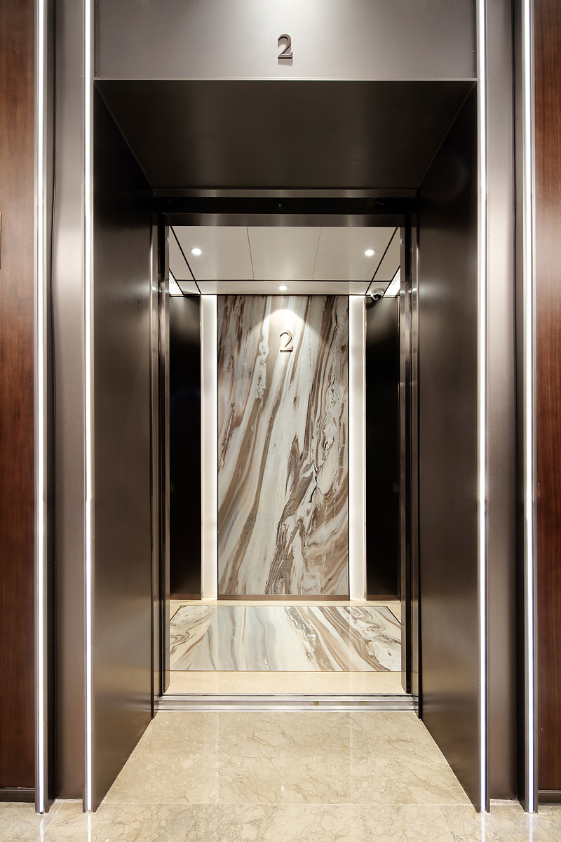 电梯轿箱 透过石材自然的纹理,表现泼墨山水的意境