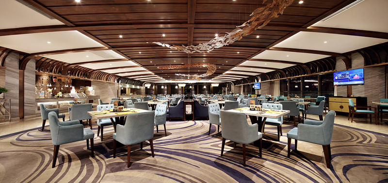 全日餐厅 以黎族船屋为概念,以海上丝绸之路比喻全日餐厅的美味飨宴