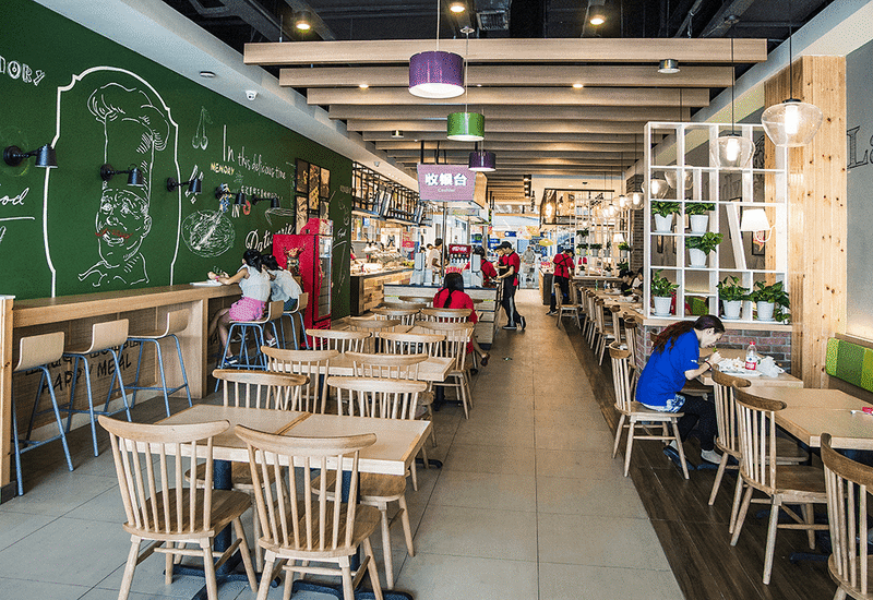划分不同特点的就餐区域，让顾客可以选择不同的就餐环境。