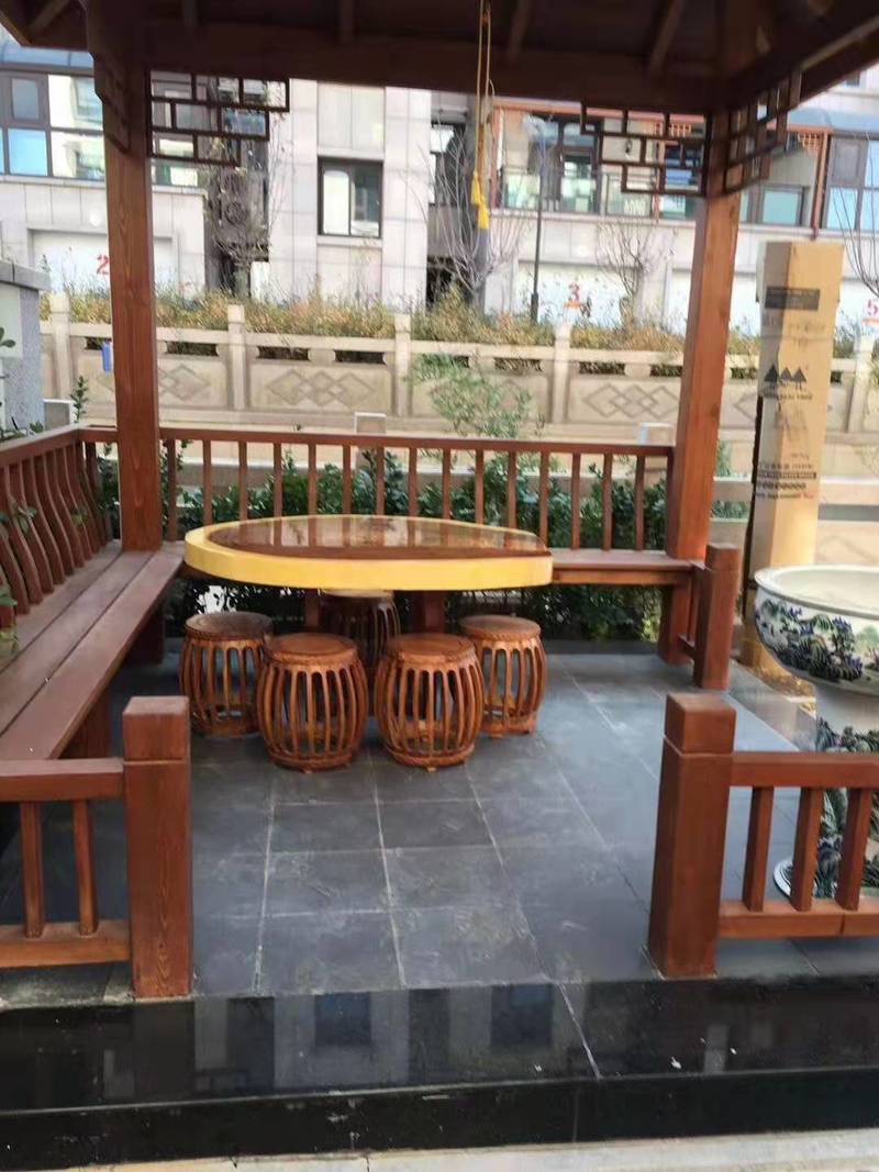 厄瓜多尔雨木阳台，铺上大板，休闲之美。