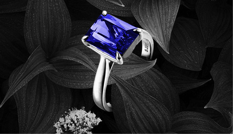 蓝宝石作为五大宝石之一，象征忠诚和坚贞，深受人们的喜爱。
