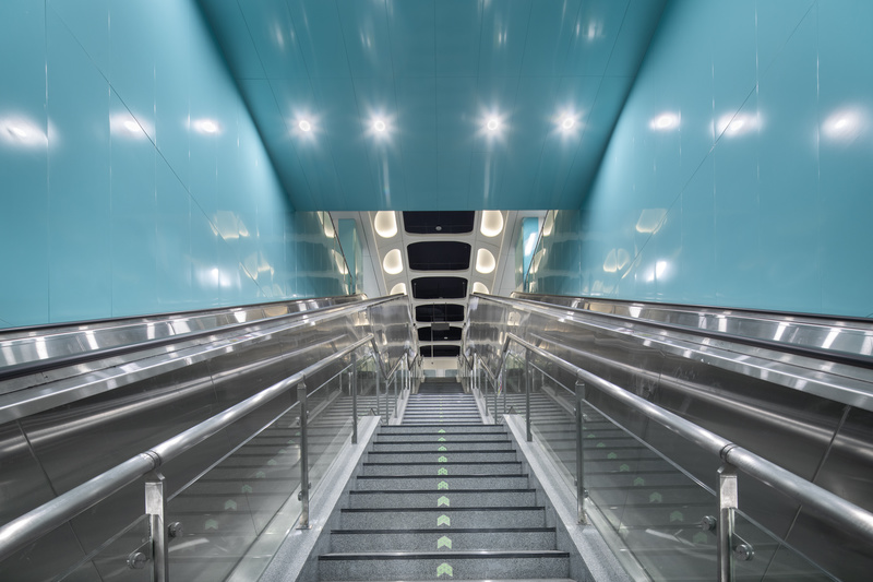 深圳地铁5号线前湾站乘车转换空间装饰效果照片