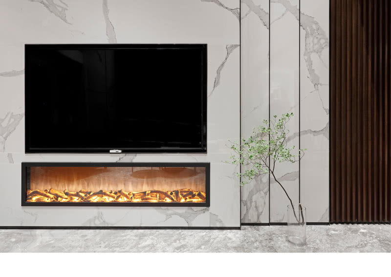 电视背景：电视背景采用大面积岩板，整体利落，在黑钛线条的收口装饰下，现代感油然而生！局部木色线条的设计和使用增加立面层次的同时也让家更有了温馨感。 