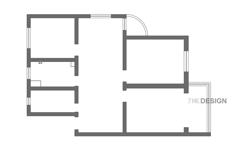 原始户型图 
原始房型承重结构比较多，硬装上没有太多改动，平面图上，从左下方入口进门后，玄关进入到客厅餐厅动线比较狭长，为满足业主功能需求做出空间调整。 
居住需求： 
1、房子主要是作为婚房使用，把原始的小三房只保留两个房间； 
2、保留的房间其中一个作为多功能房间，兼书房+父母房+儿童房； 
3、女主希望拥有独立的衣帽间； 
4、卫生间希望做分离设计； 
5、喜欢胡桃木复古的质感，整体色调温馨简约。