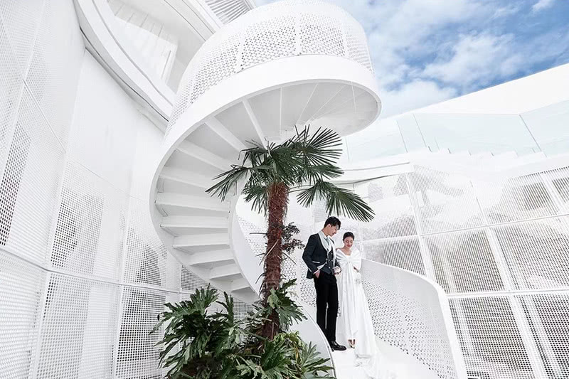▲ 户外旋转楼梯
Outdoor Spiral Staircase ©RENPENG Image