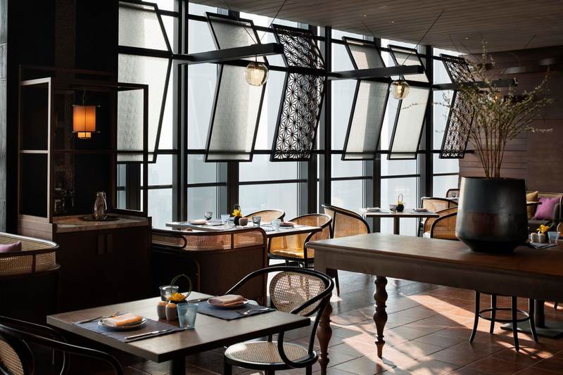杨邦胜设计新作_重庆高科希尔顿酒店，对山水之城的另类解读