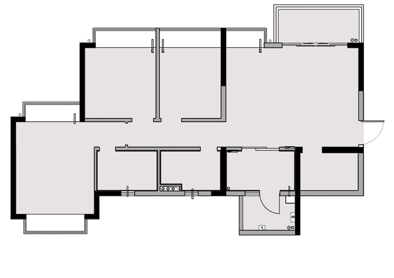  改造前的平面图：1、厨房和小阳台分隔成2个区域，厨房操作台面不够，空间利用率低。2、主卧室、女儿房储物不能满足需求。主卧门和入户门相对，风水忌讳。