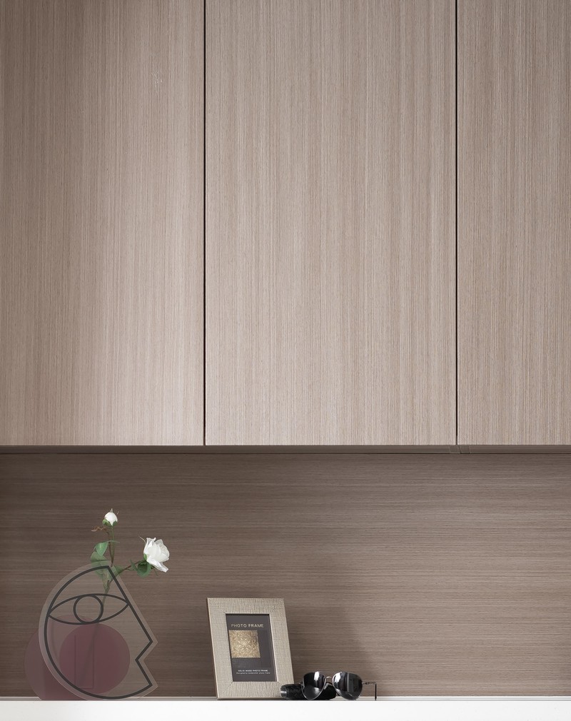 
木色拼接出空间的格调，温文尔雅追求自然舒适的居者形象浮于纸上，简约而不简单的优雅气息体现出生活的情绪。

