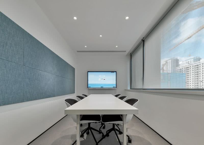 会议室
设有多个不同尺寸的会议室，同时可满足不同人数使用，丰富且灵活的多元功能规划都能支持所有团队的使用需求。
