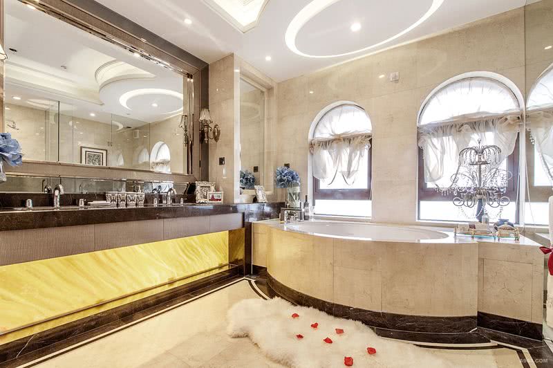 浴室
上海宝山正荣别墅样板房，上海西麦装饰设计工程有限公司设计师王振超作品