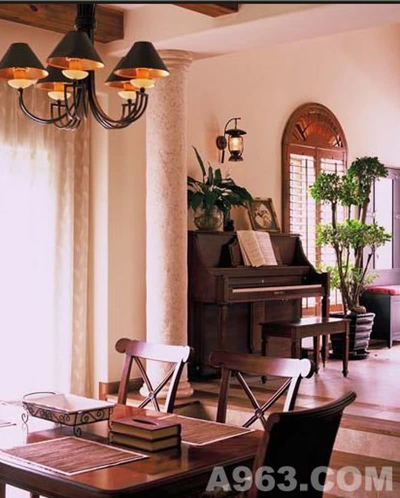 巧用室内绿化创造自然、简朴、高雅的氛围。