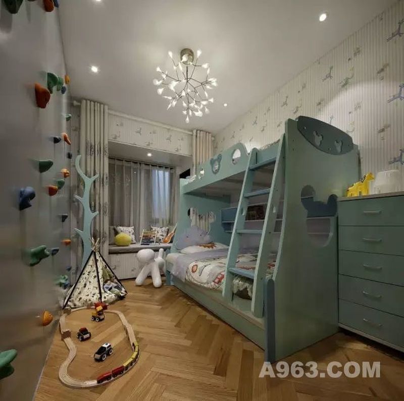 ▲儿童房亮点颇多，可供两个宝宝睡觉的双层床，可以休息的飘窗，和一面攀岩游戏墙，小房间是孩子的乐园。