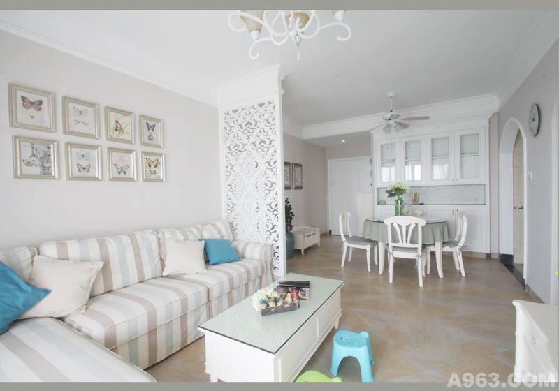 客厅，唯美白色的家具，也能突出主人对生活的细心