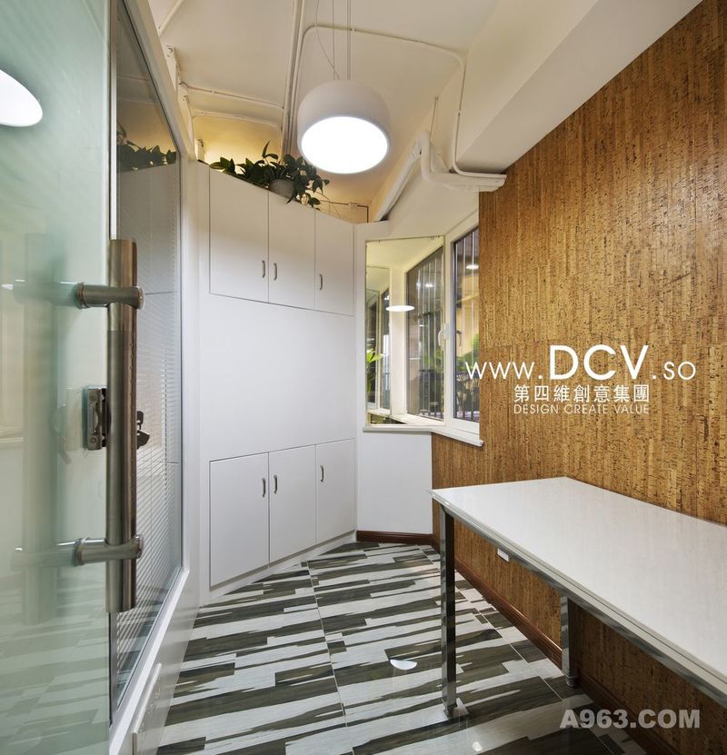DCV公司-西安陕西中旅小型现代时尚简约办公室旅行社室内设计