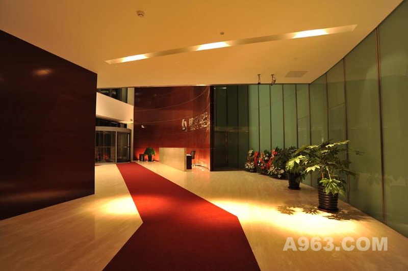 接待大堂
辽宁锦州银行5A级高端写字楼办公空间设计