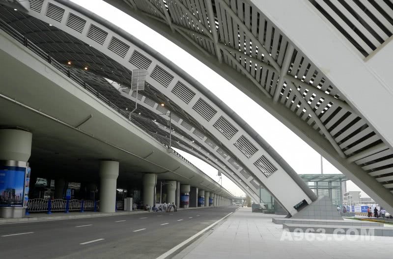 成都双流机场T2航站楼交通空间实景案例赏析