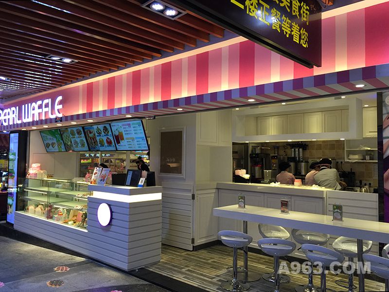 深圳玻尔松饼甜品店装修设计