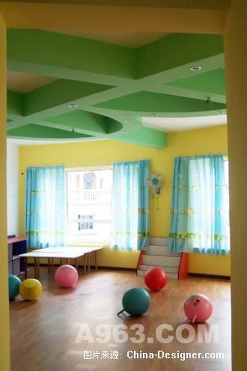 舞蹈室
缤纷幼儿园