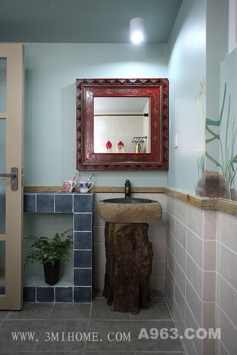 洗手间，600元买的镜子
