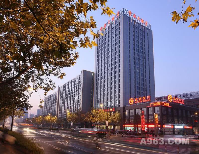 紫晶大酒店
紫晶商务城座落于有杭城华尔街之称的——庆春路东段，坐拥CBD金融商务繁华中心。