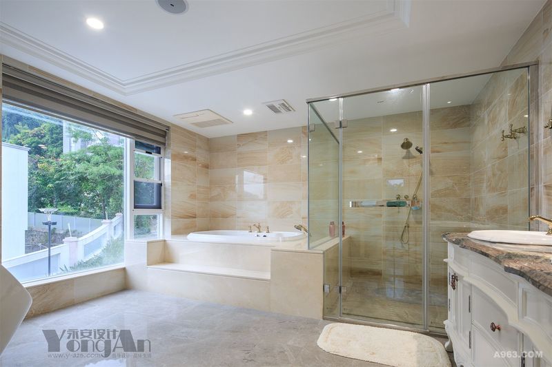 超大的浴室可以静静的享受沐浴时光。 