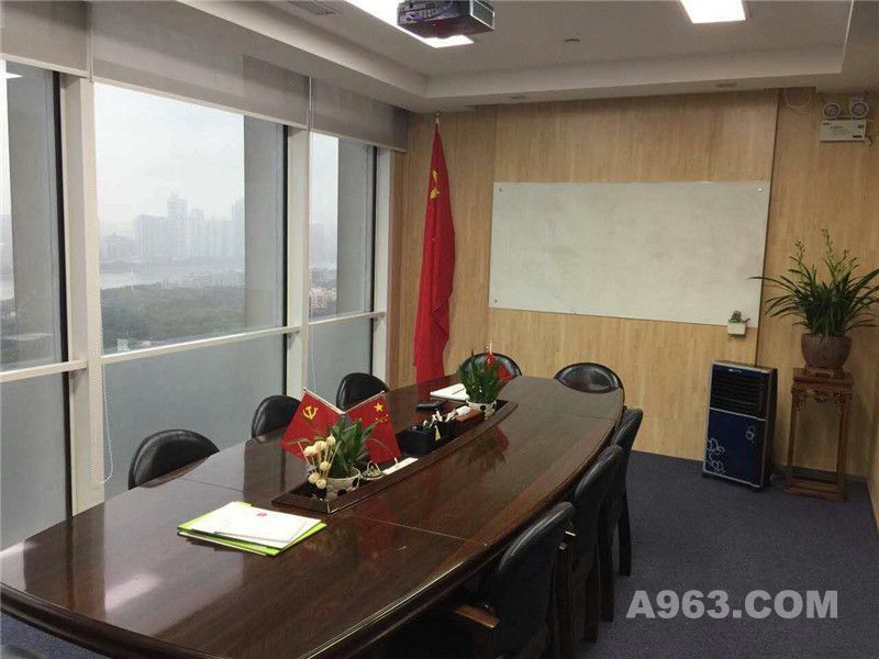 广华投资控股有限公司办公室装修设计--会议室实景图