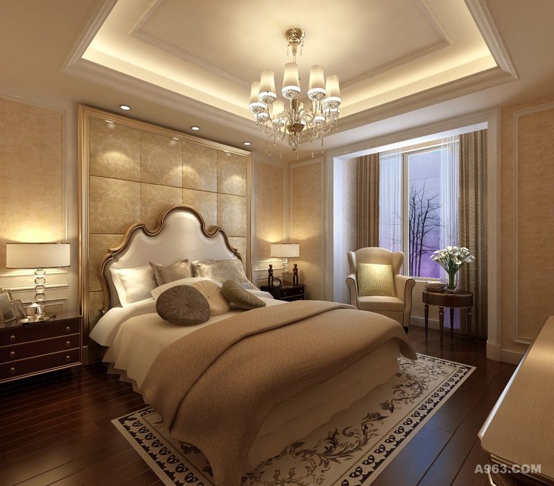卧室床头背景墙软包处理，温馨舒适。