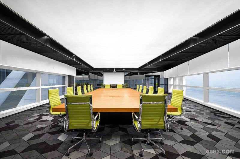 广州·保利（横琴）创新产业投资管理有限公司办公室会议室