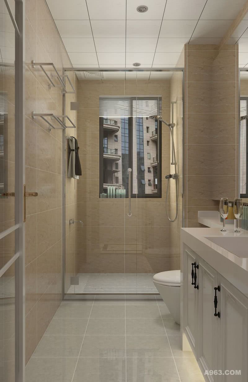 卫生间设计简单，透明的淋浴门增加了屋内的采光度，还增加了视觉空间。