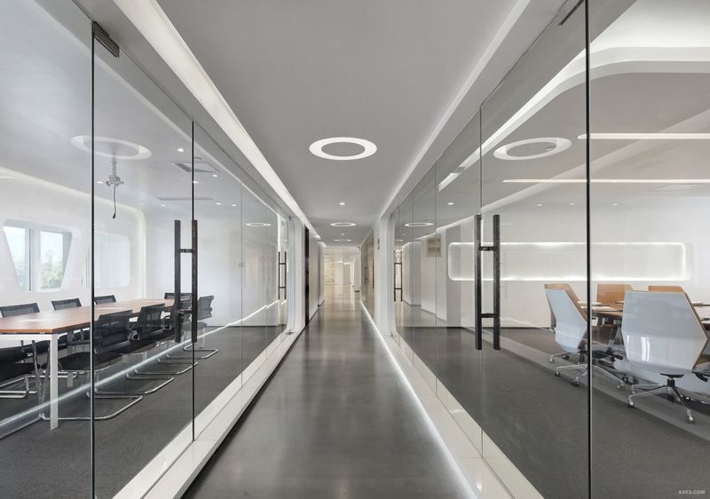 会议空间走道-透明的会议空间设计创造了便捷、高效、轻快的新生态