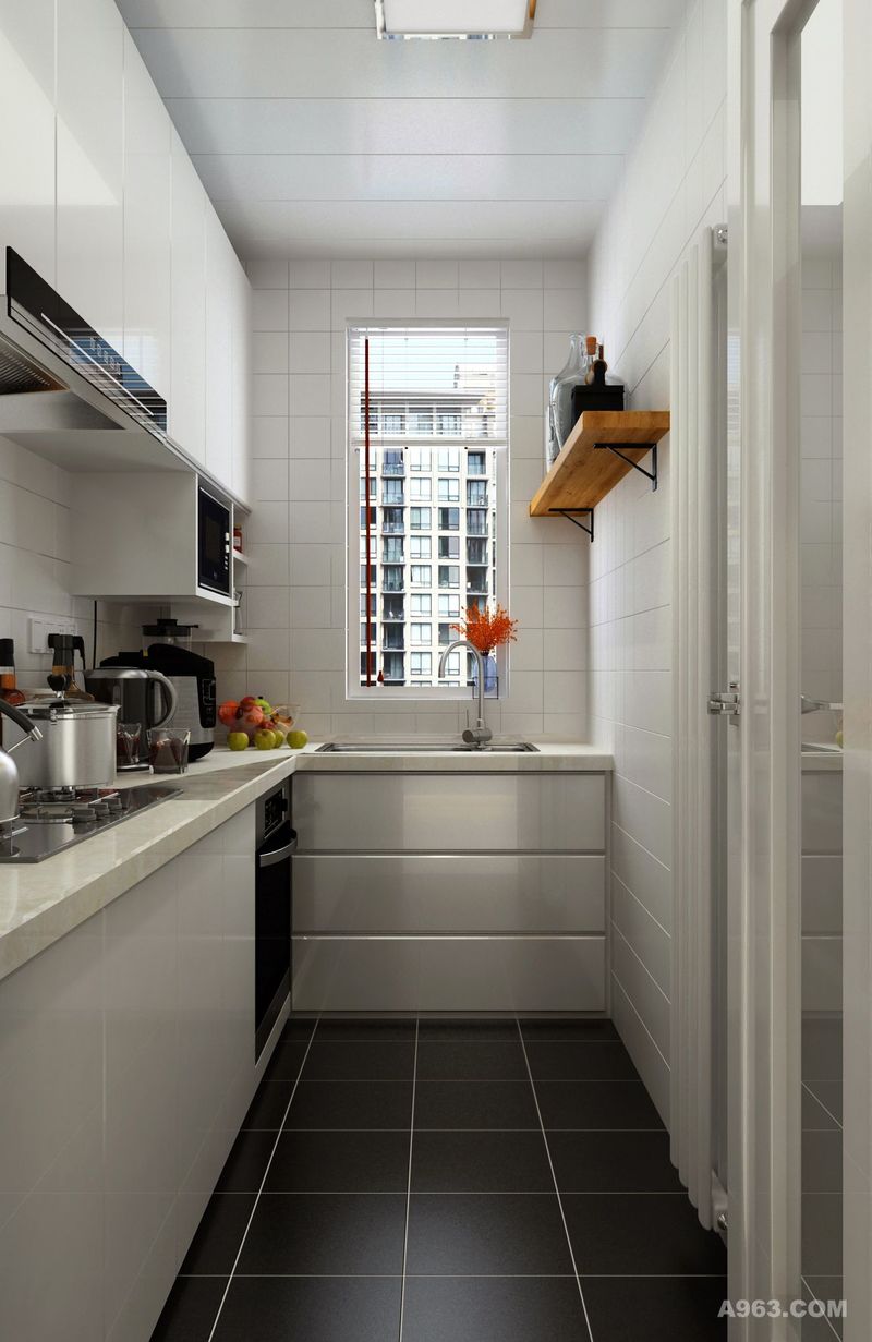 除了橱柜可以容纳厨具以外，还增加了一个悬空架，使厨房的使用空间加大，而且也增加了一抹色彩。