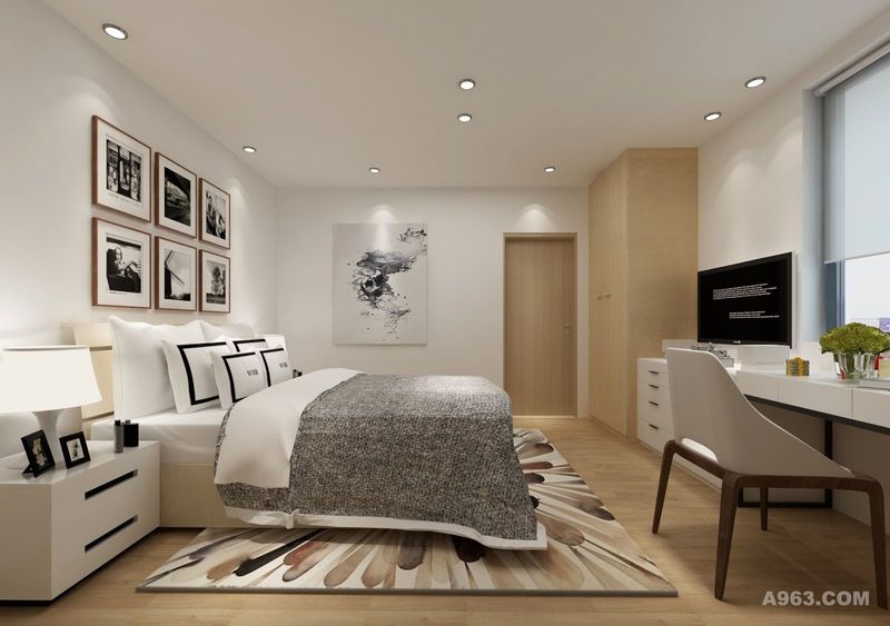 简单的组合家具，再加上生活的照片，就构成一个舒适简单的卧室空间。